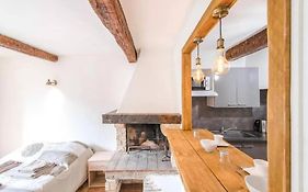 Authentique Studio Au Cœur Du Village Medieval